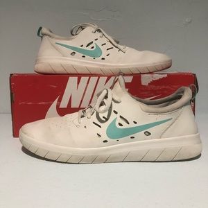 Nyjah Huston Nike sbs